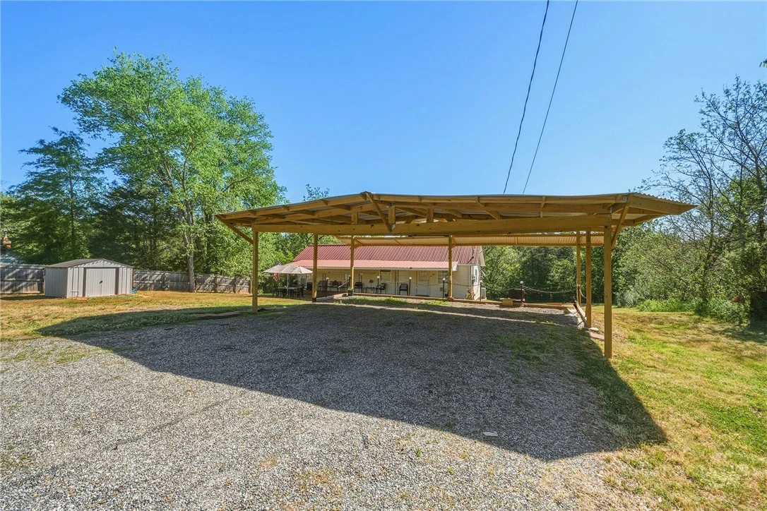 Image number 1 for the current listing