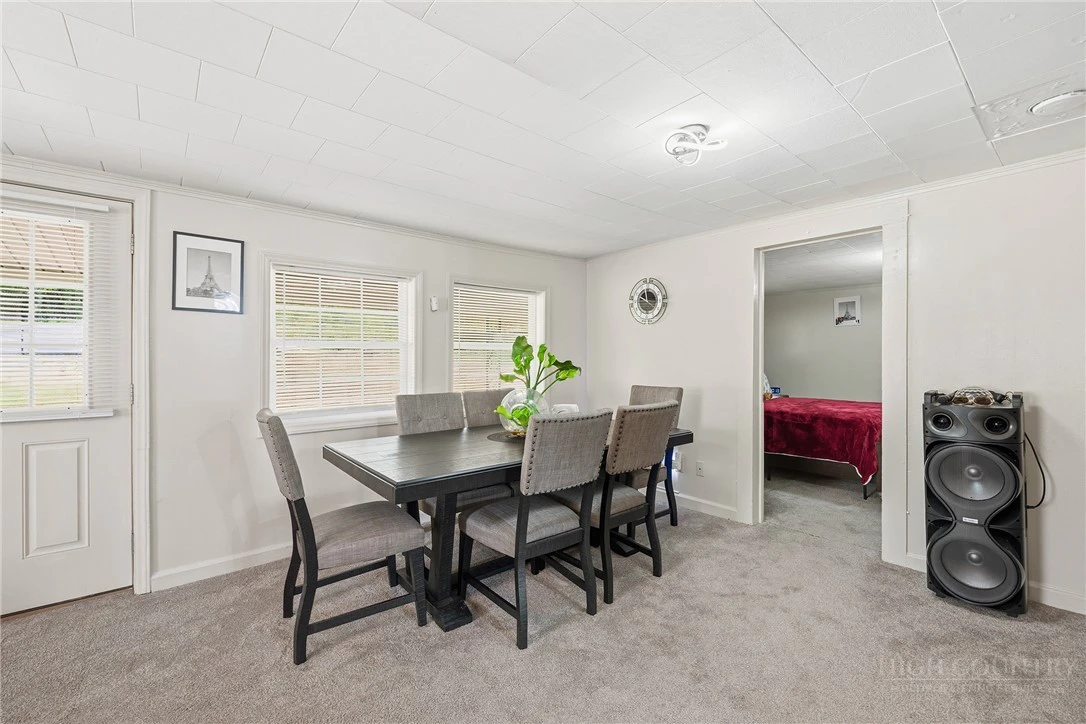 Image number 13 for the current listing