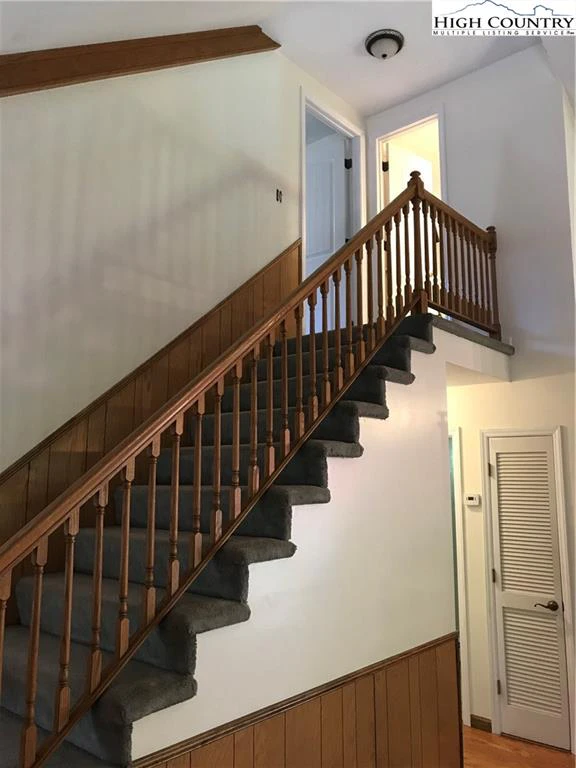 Image number 18 for the current listing
