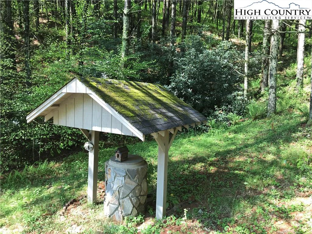 Image number 7 for the current listing