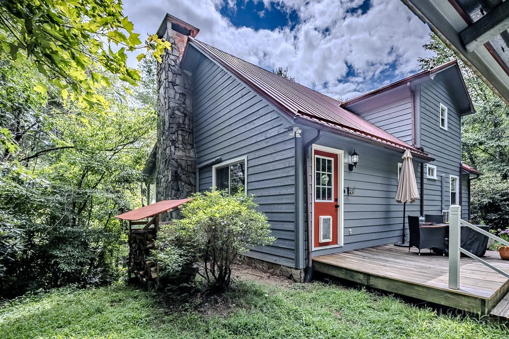 Image number 1 for the current listing