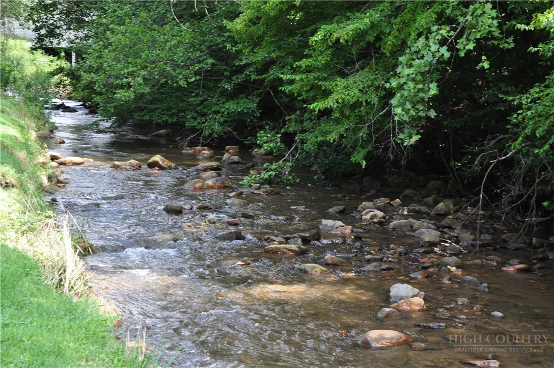 Image number 7 for the current listing