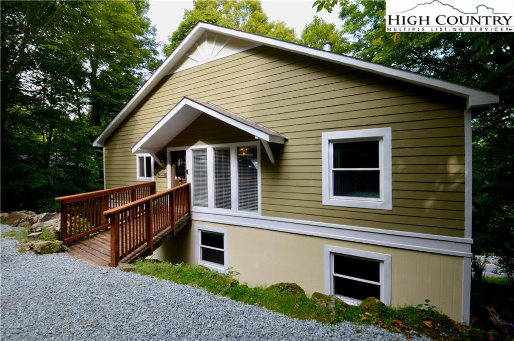 Image number 1 for the current listing