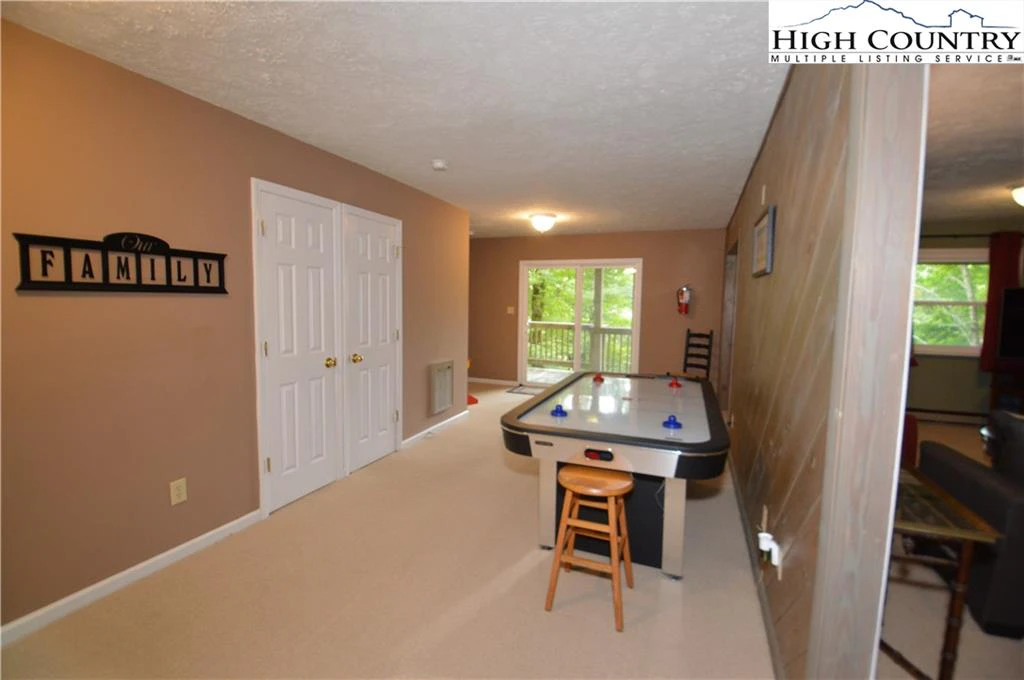 Image number 3 for the current listing