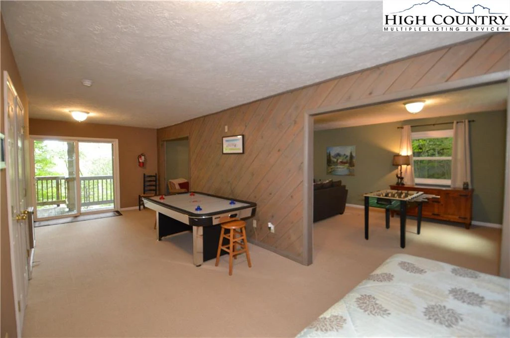 Image number 4 for the current listing