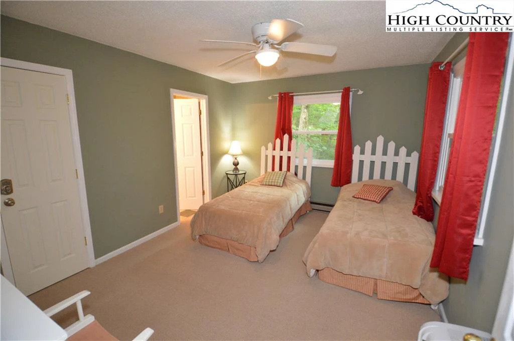 Image number 7 for the current listing
