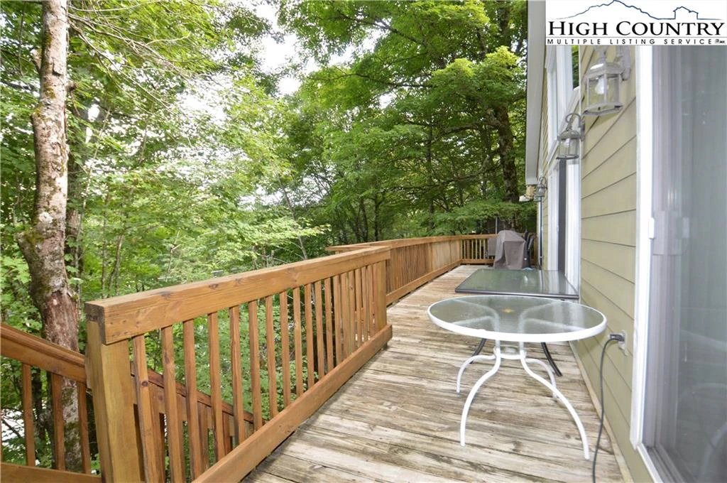 Image number 2 for the current listing