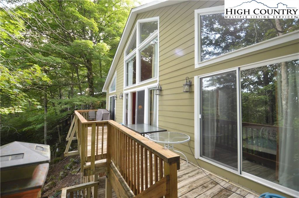 Image number 13 for the current listing
