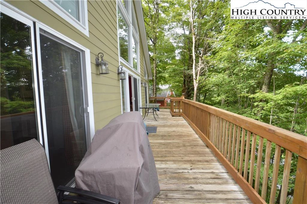 Image number 14 for the current listing