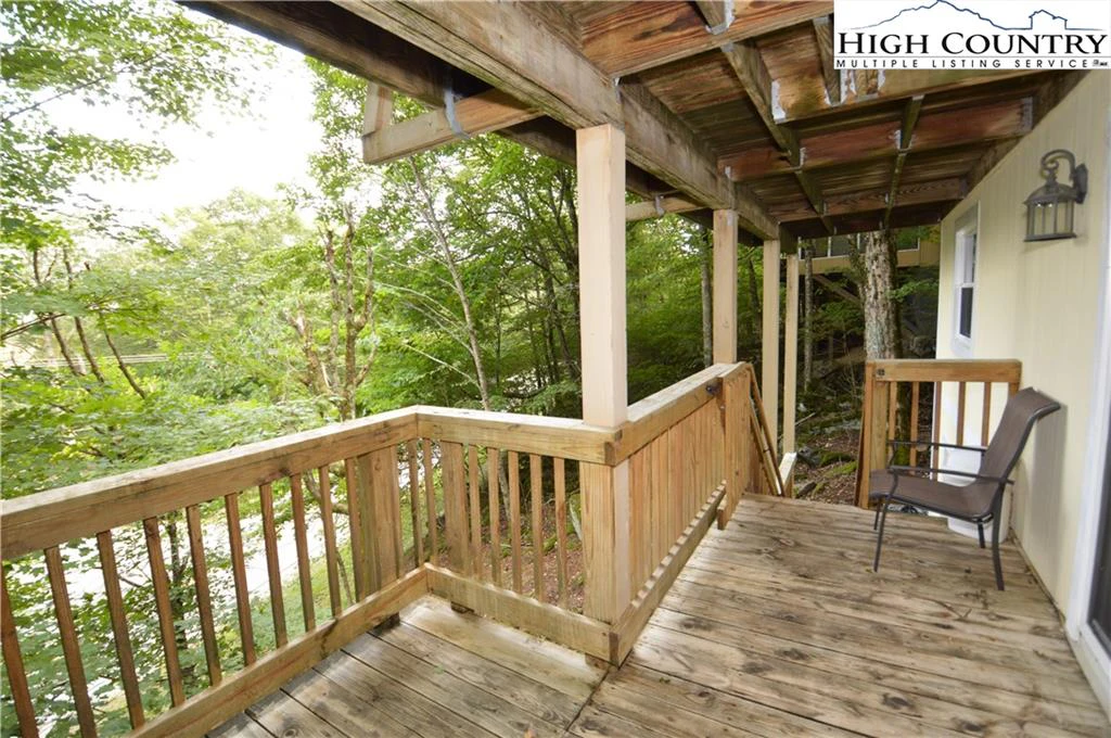 Image number 15 for the current listing