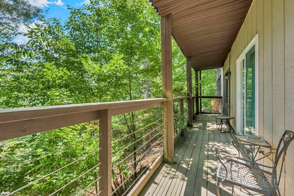 Image number 8 for the current listing