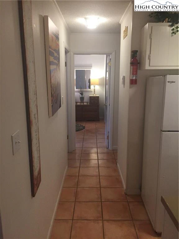 Image number 3 for the current listing