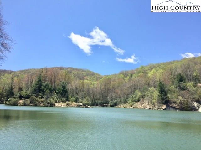 Image number 16 for the current listing