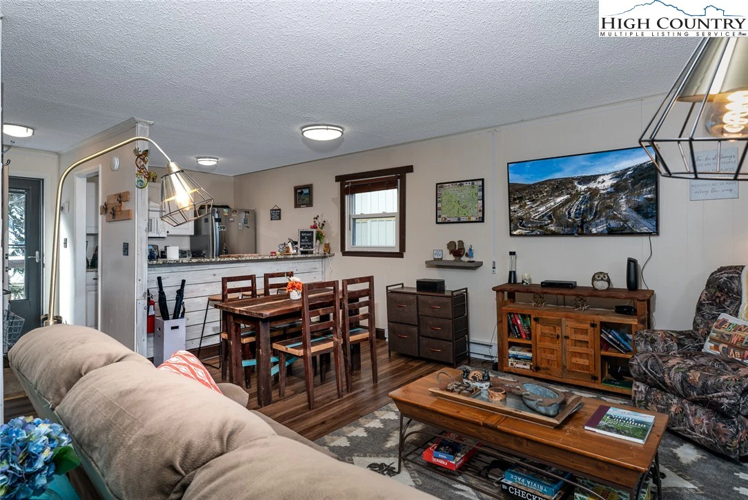 Image number 20 for the current listing