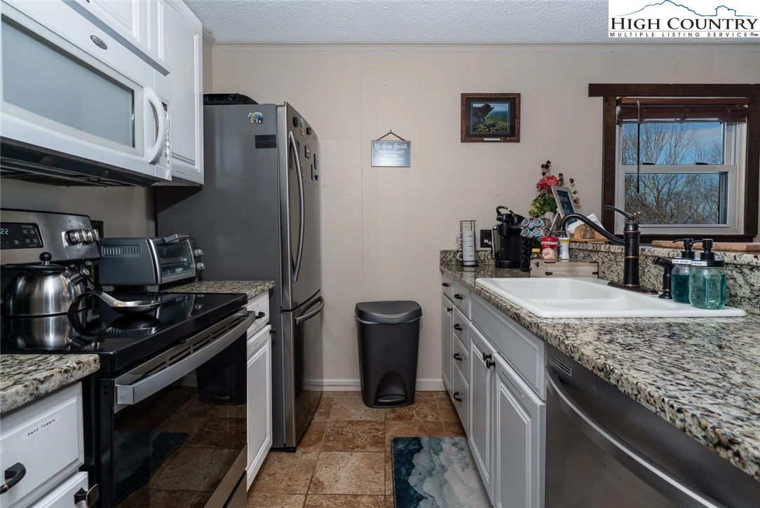 Image number 2 for the current listing