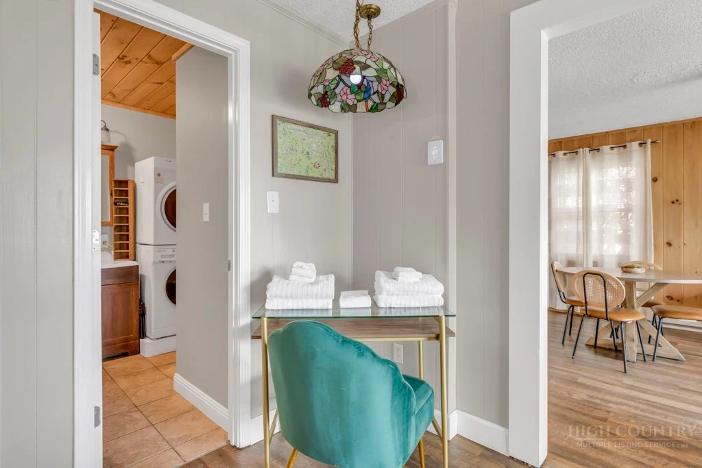 Image number 11 for the current listing