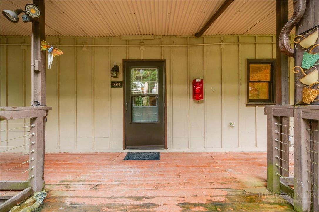 Image number 2 for the current listing