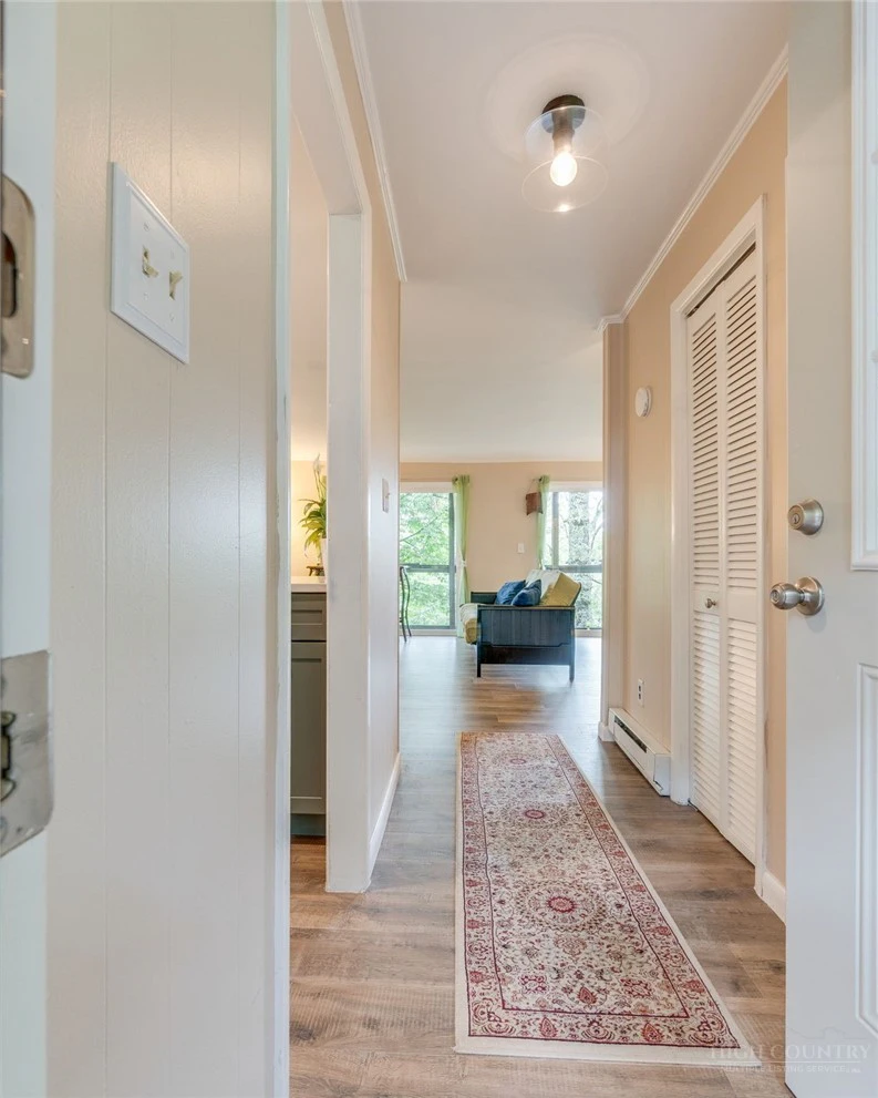 Image number 4 for the current listing