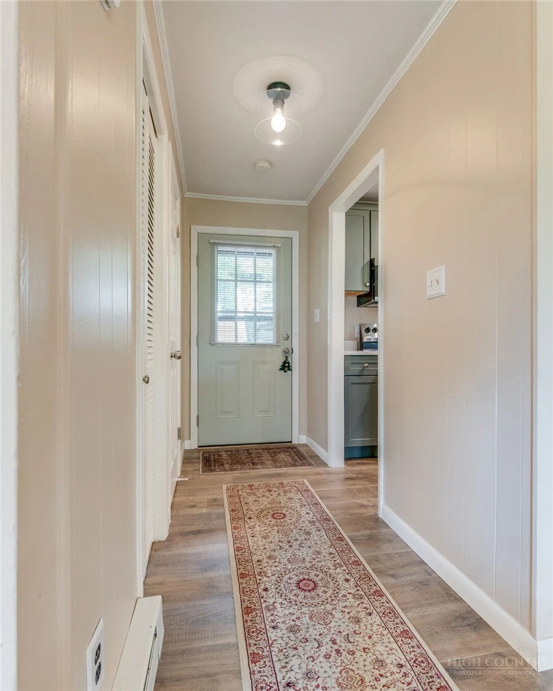 Image number 5 for the current listing