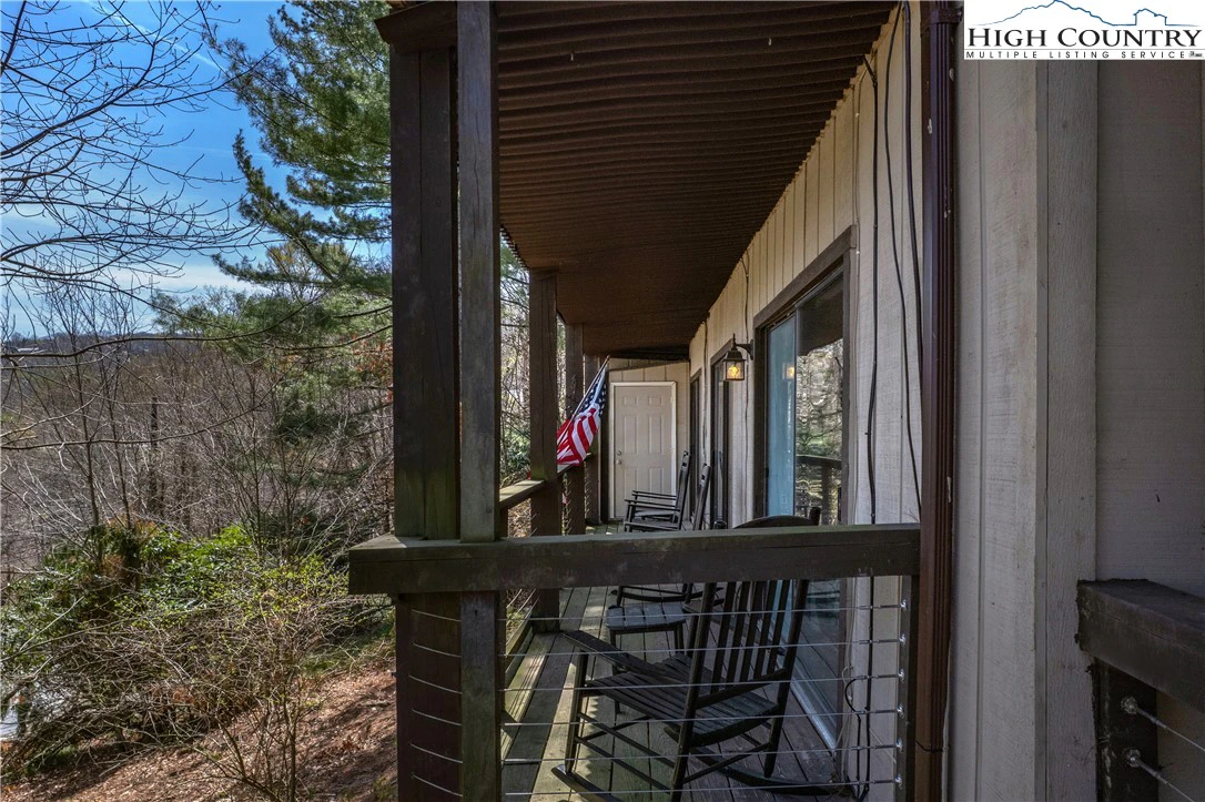 Image number 11 for the current listing