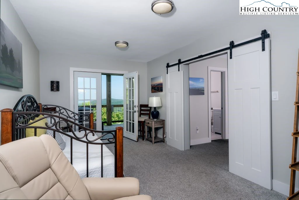 Image number 7 for the current listing