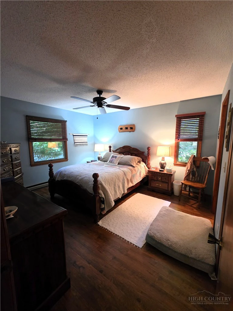 Image number 9 for the current listing