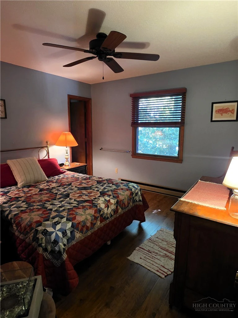 Image number 11 for the current listing