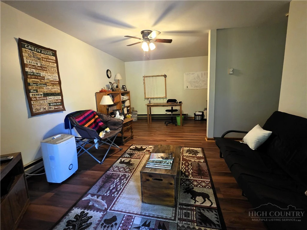 Image number 13 for the current listing