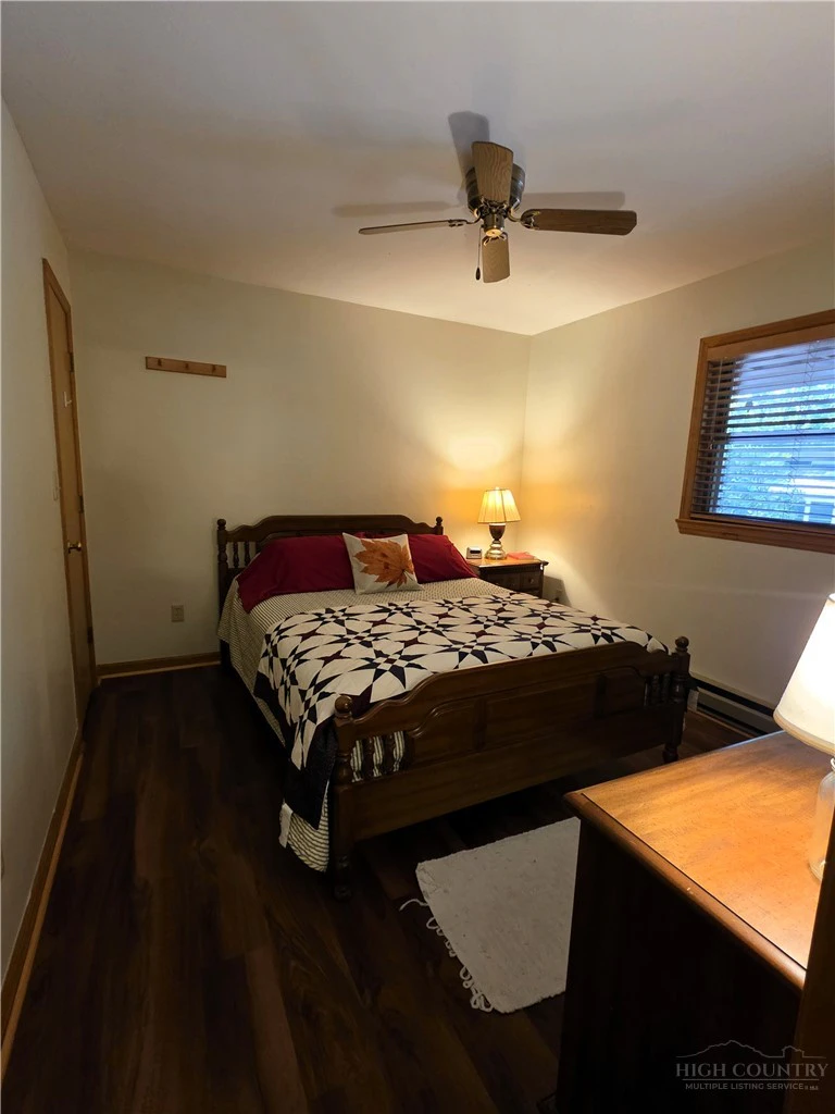 Image number 14 for the current listing
