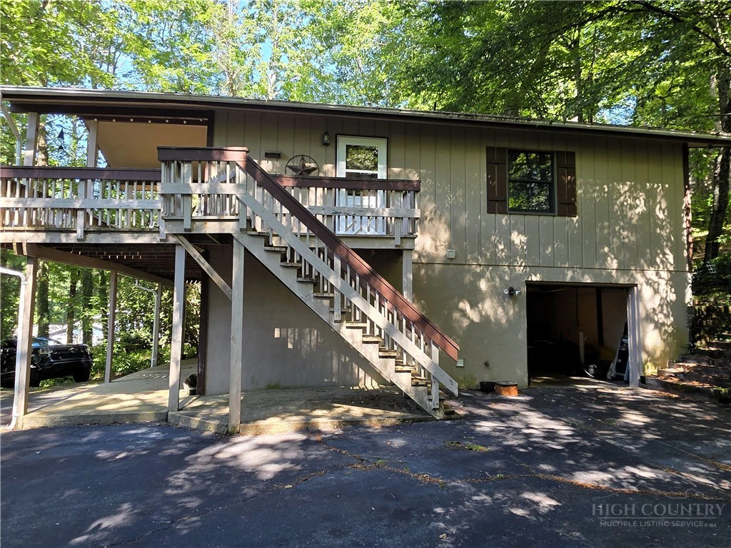 Image number 18 for the current listing