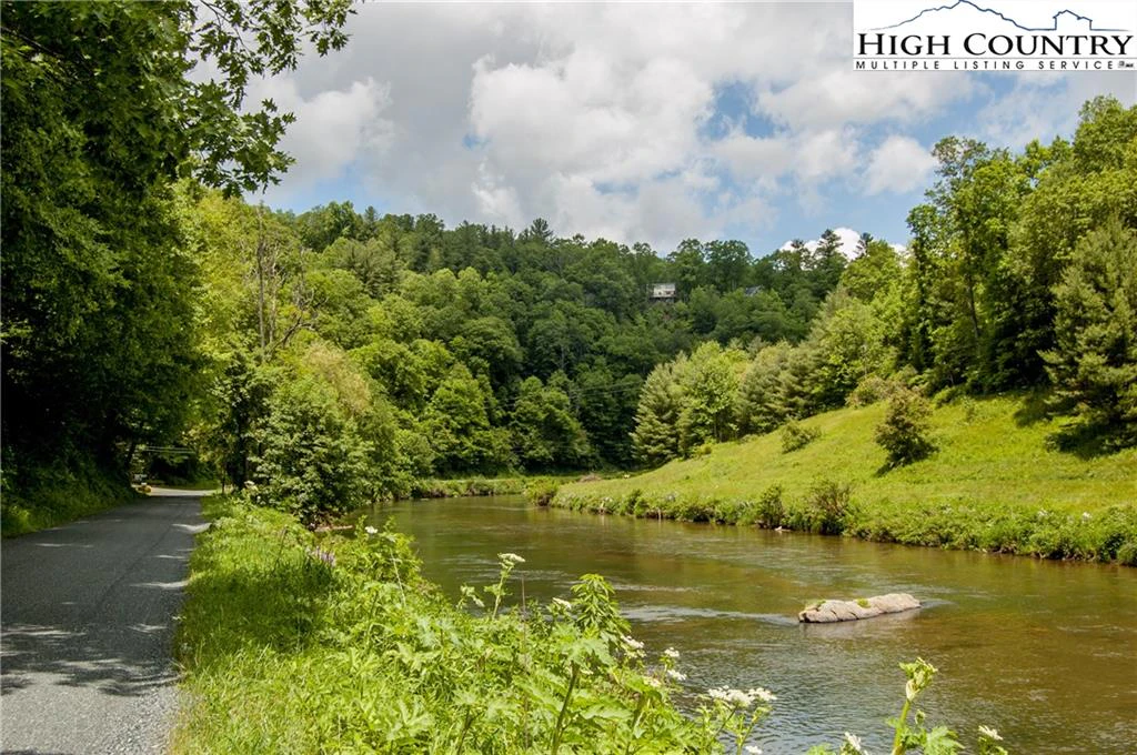 Image number 2 for the current listing