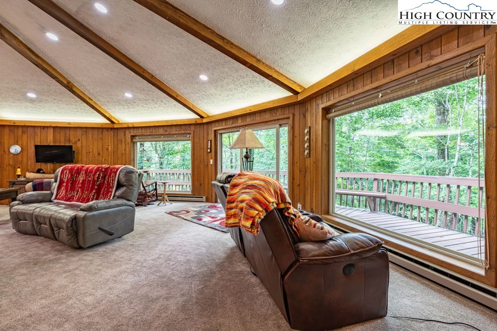 Image number 4 for the current listing