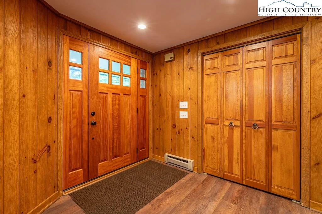 Image number 18 for the current listing
