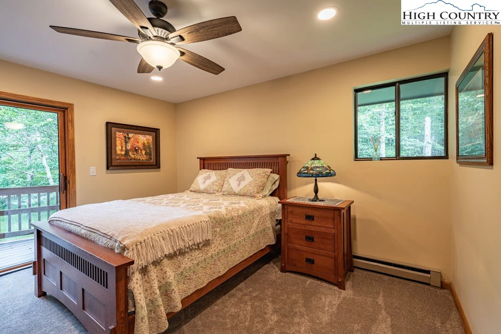 Image number 3 for the current listing
