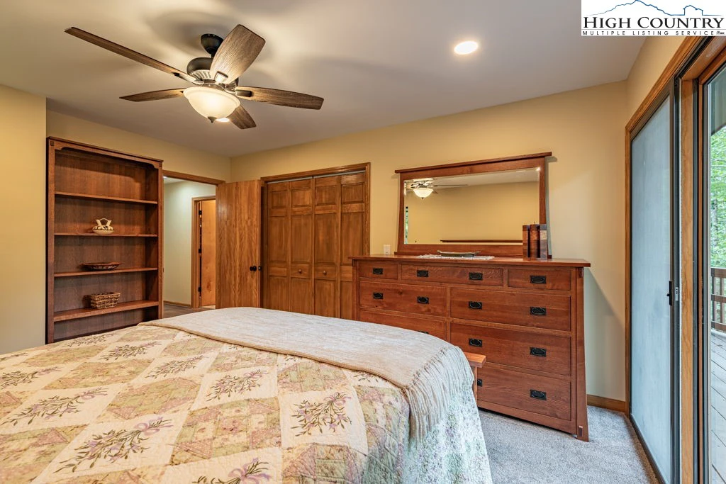 Image number 5 for the current listing