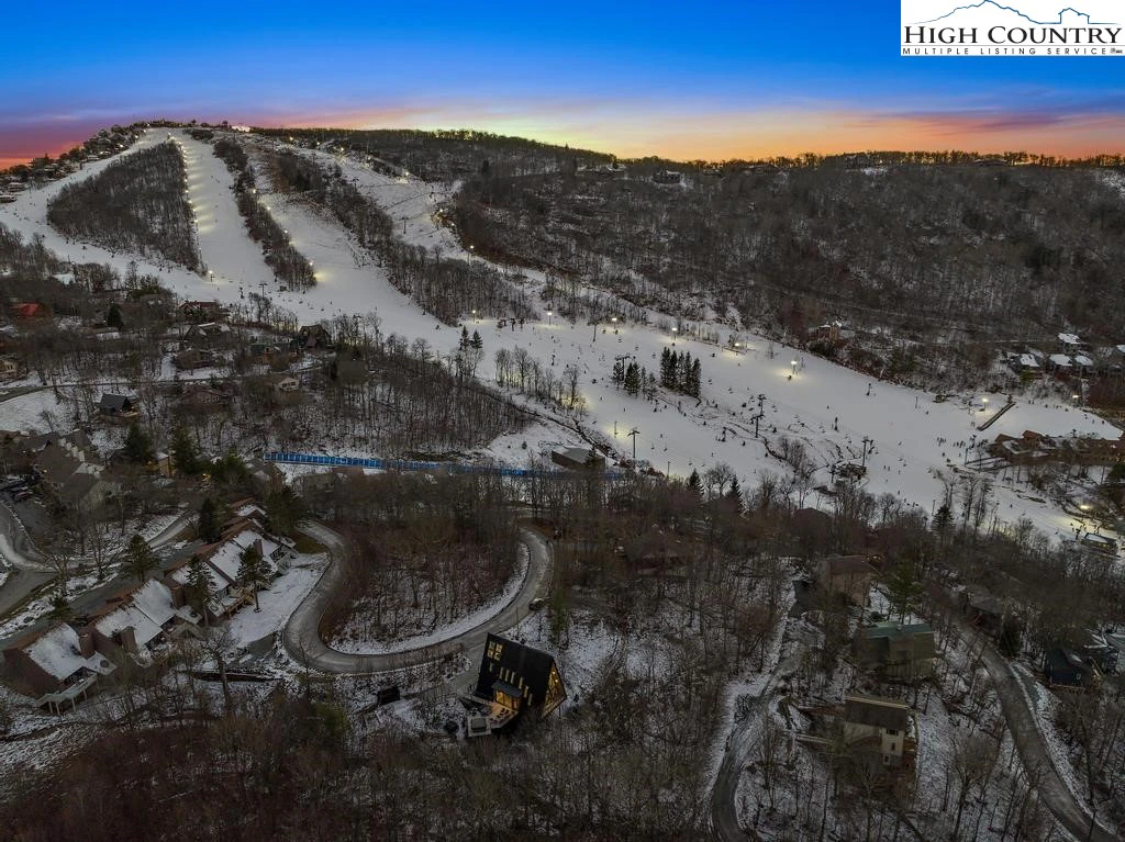 Image number 1 for the current listing