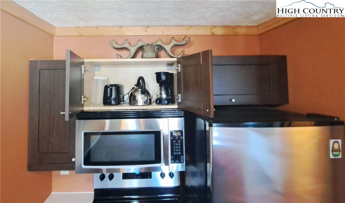 Image number 8 for the current listing