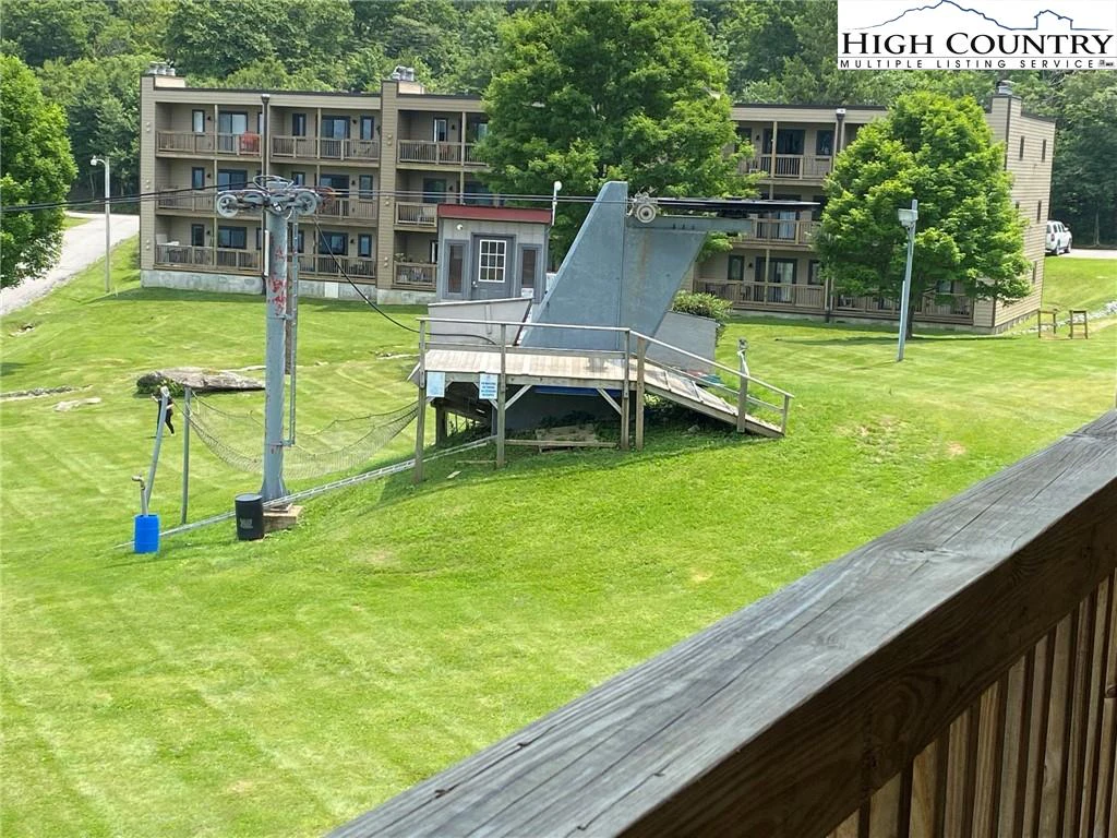 Image number 1 for the current listing