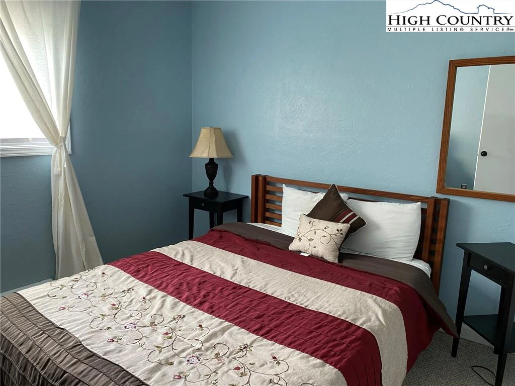 Image number 7 for the current listing
