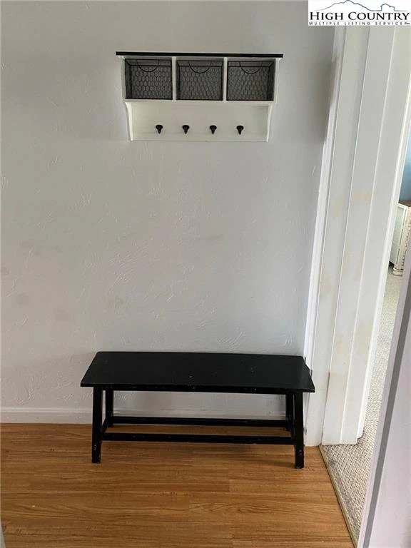 Image number 5 for the current listing