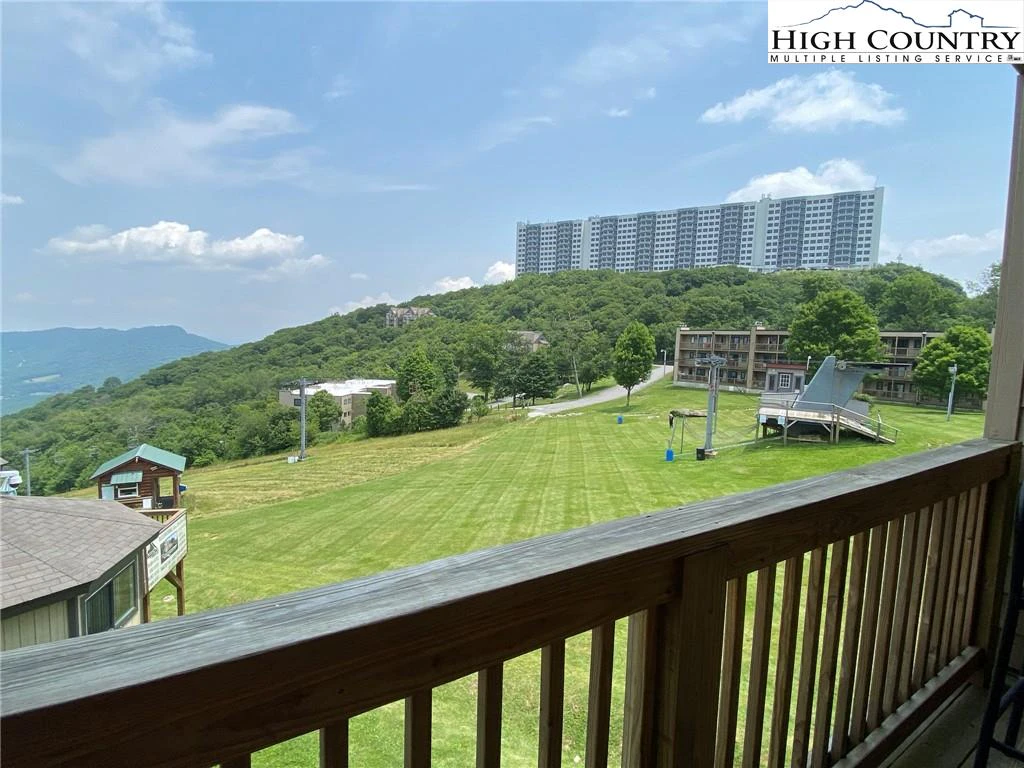 Image number 3 for the current listing