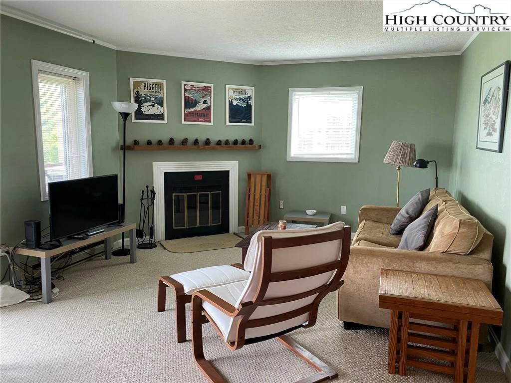Image number 16 for the current listing