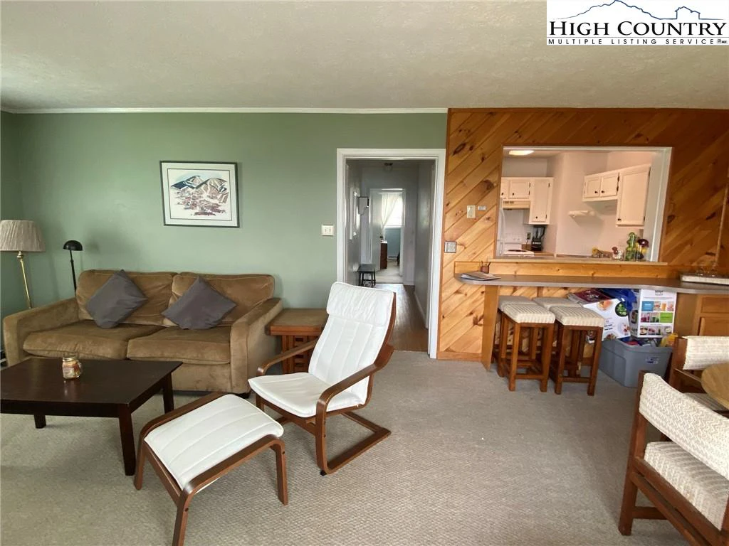 Image number 14 for the current listing