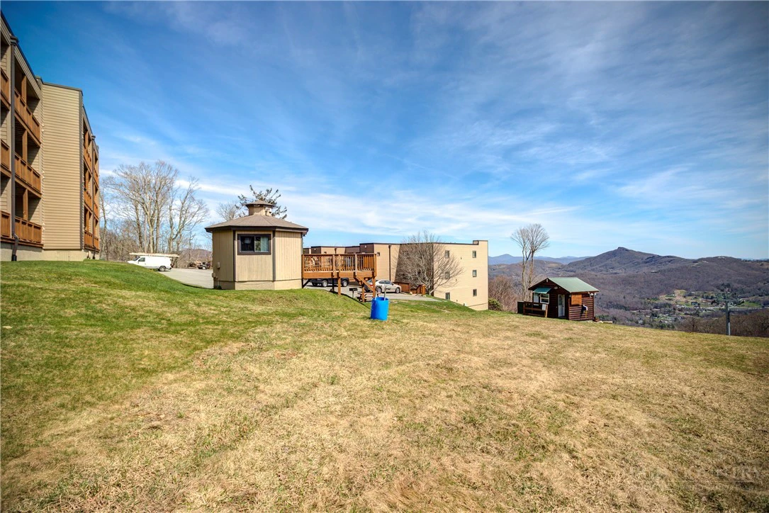 Image number 5 for the current listing