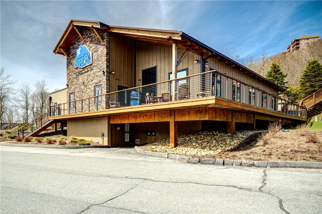 Image number 3 for the current listing