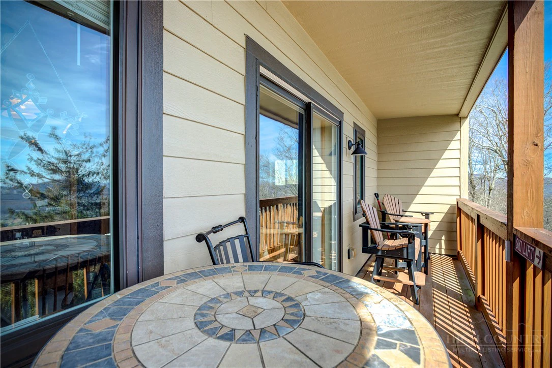 Image number 17 for the current listing