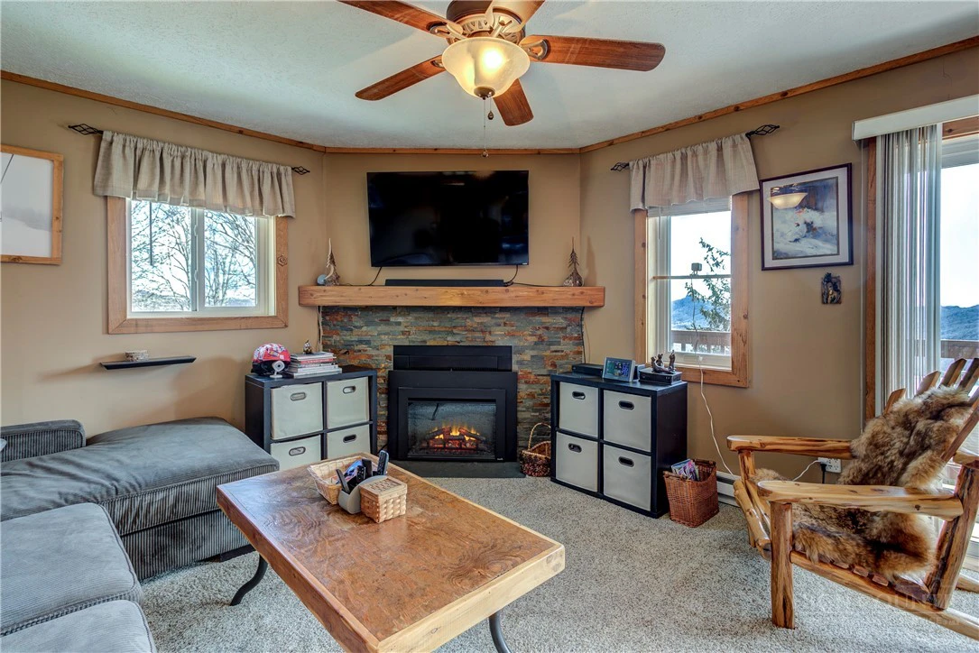 Image number 20 for the current listing