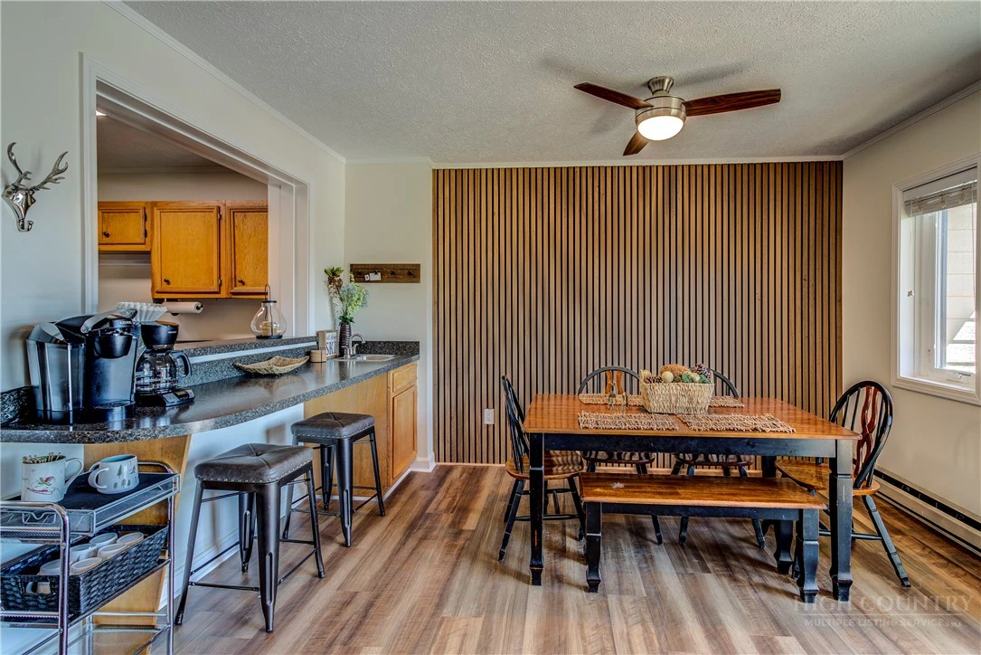 Image number 5 for the current listing