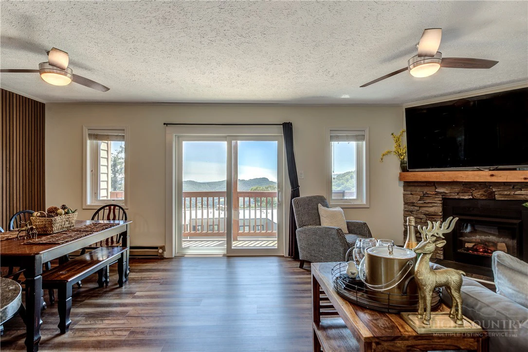 Image number 2 for the current listing