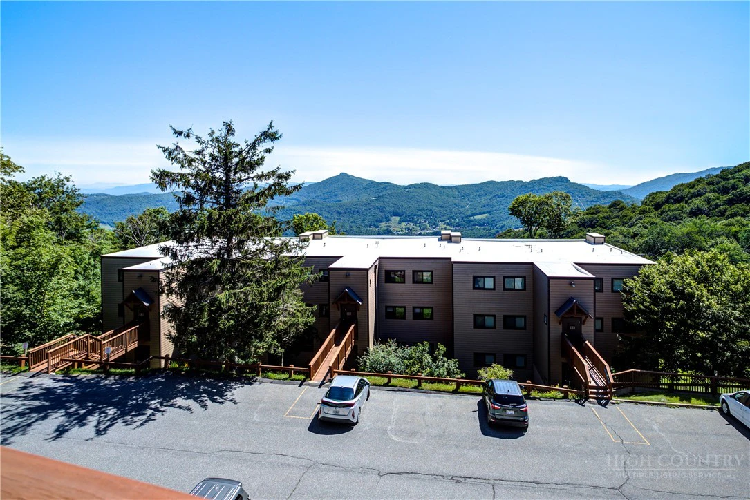 Image number 1 for the current listing